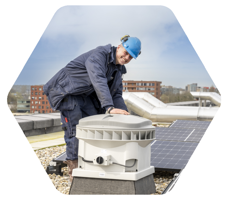 Bogro_Installatie_Werkenbij_Hexagon_Techniek verschillende soorten mensen, collega's, selfie